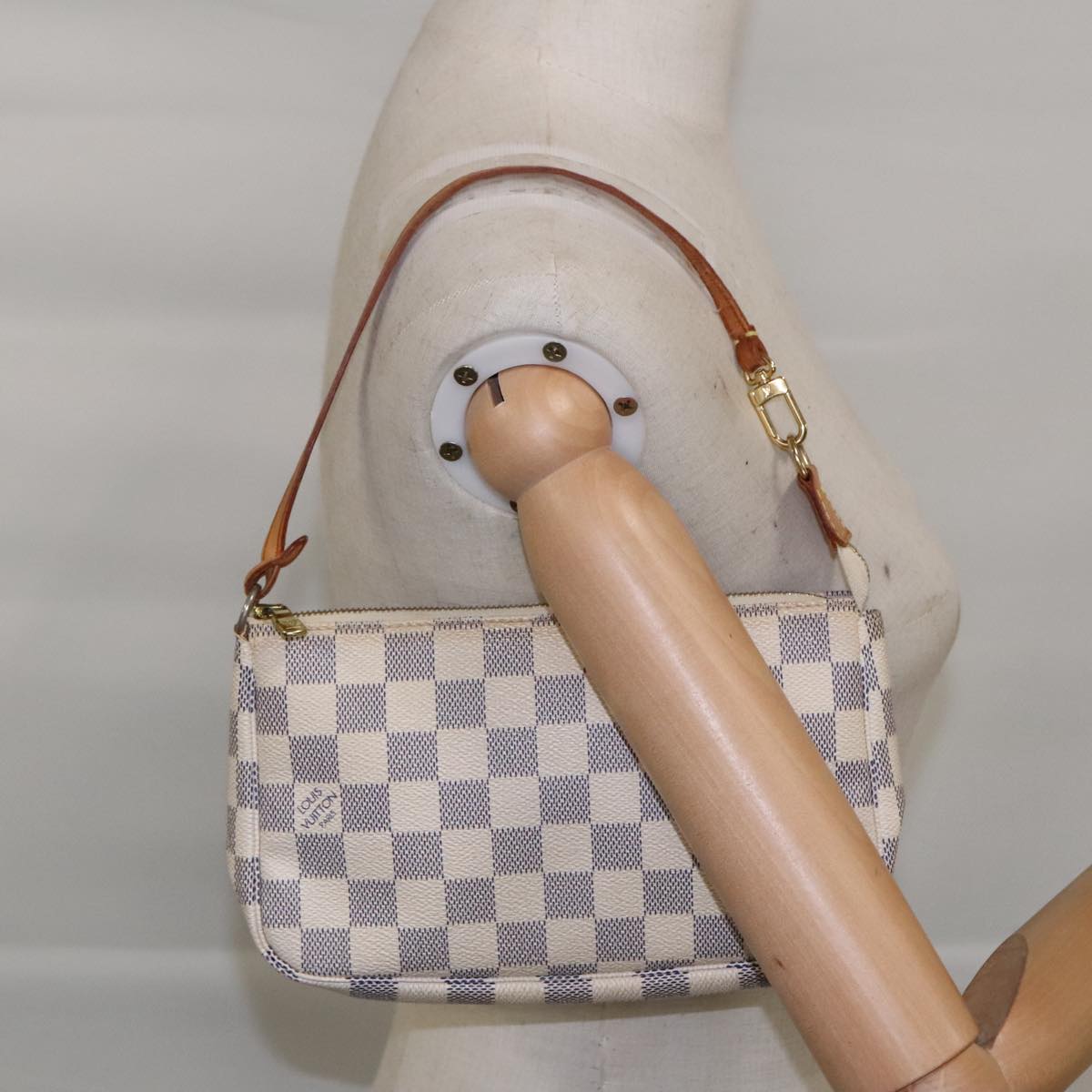 Louis Vuitton Pochette Accessoire