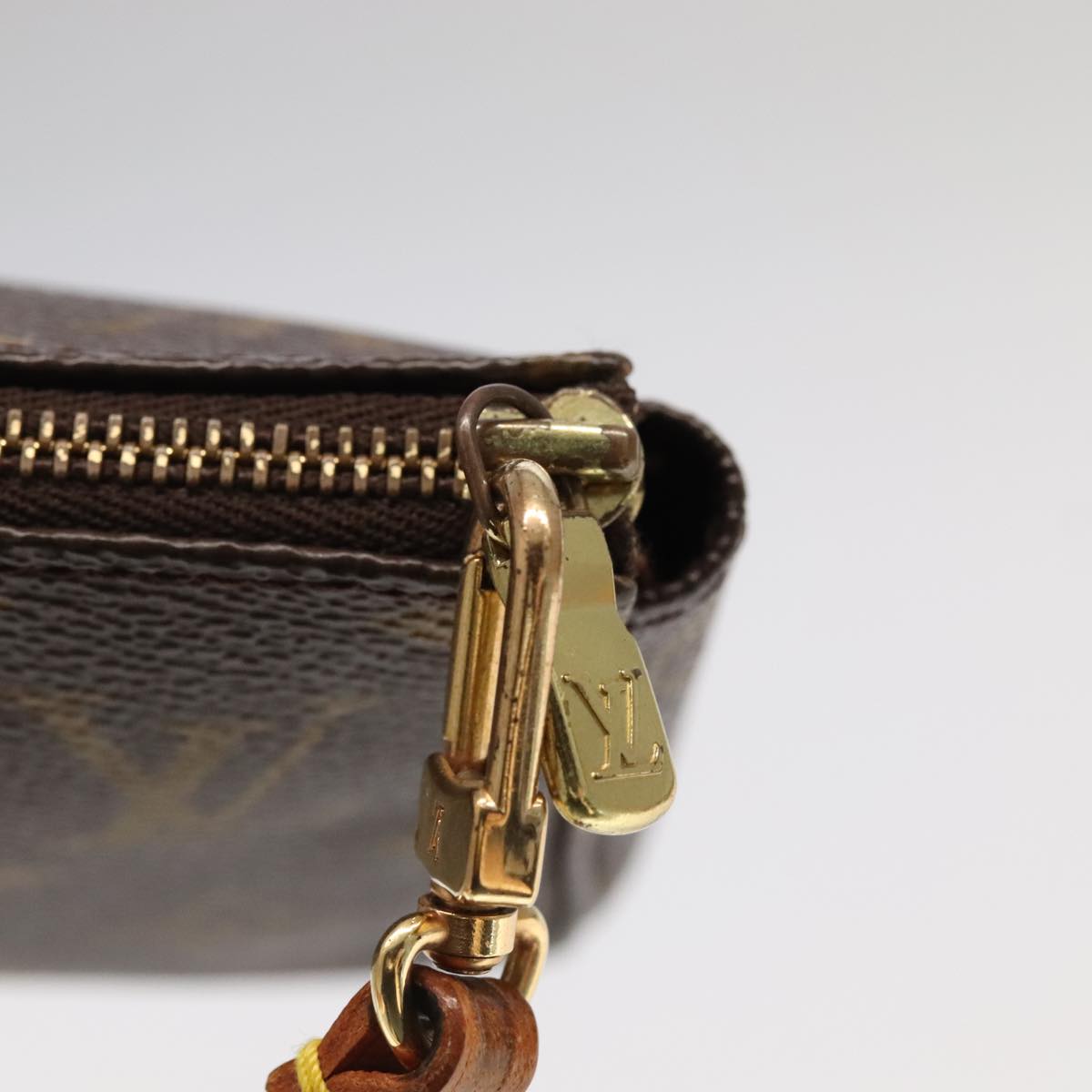 Louis Vuitton Pochette Accessoire
