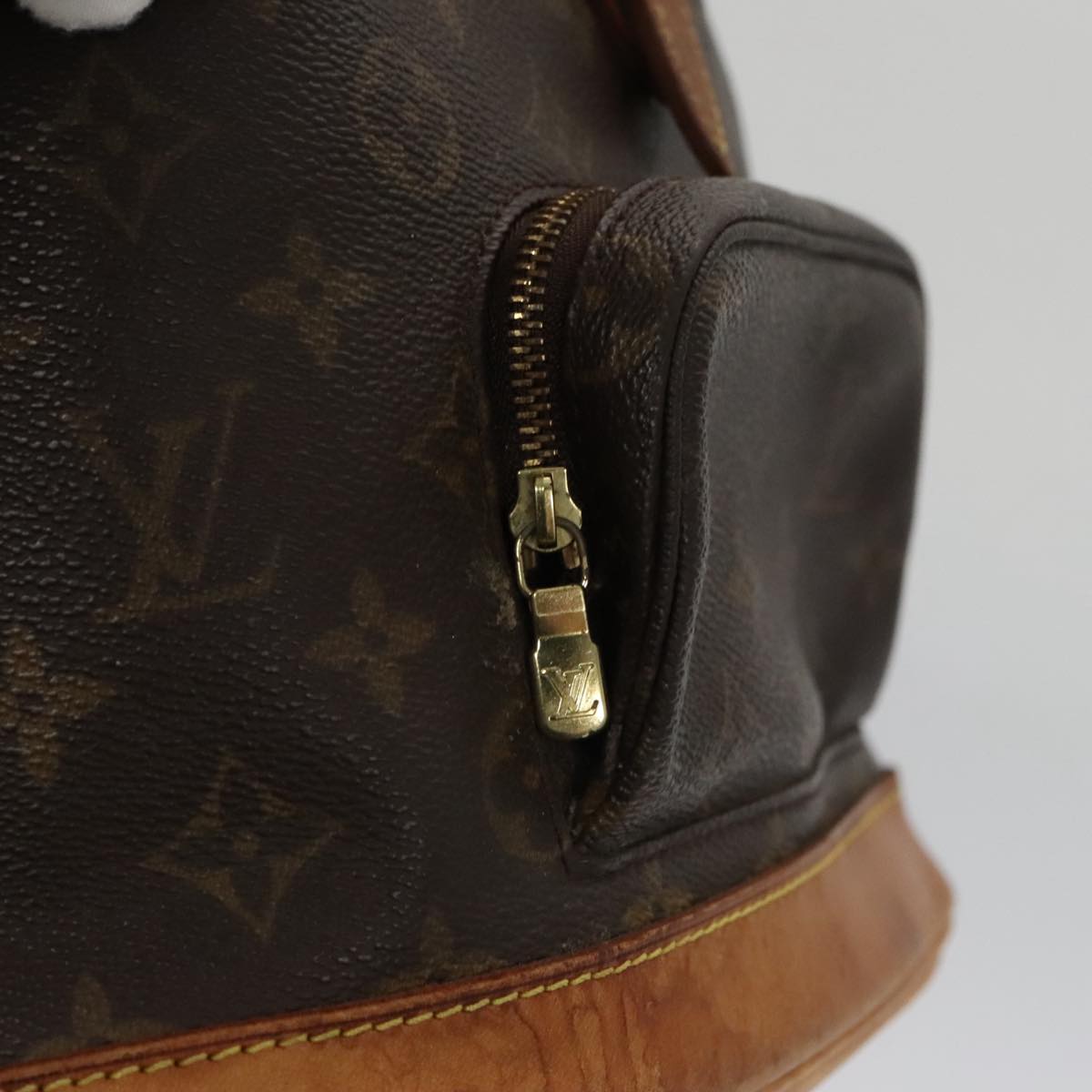 Louis Vuitton Montsouris MM