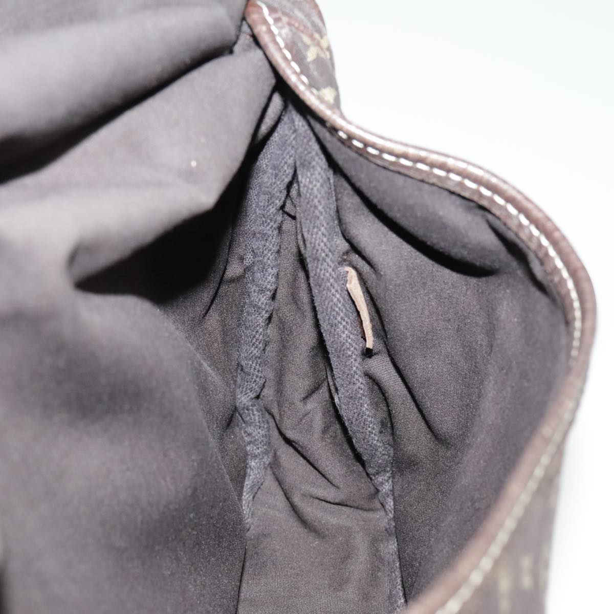 Louis Vuitton Saumur 30