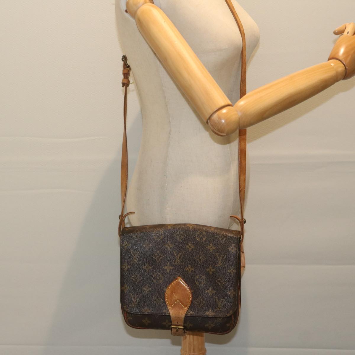 Louis Vuitton Cartouchiere