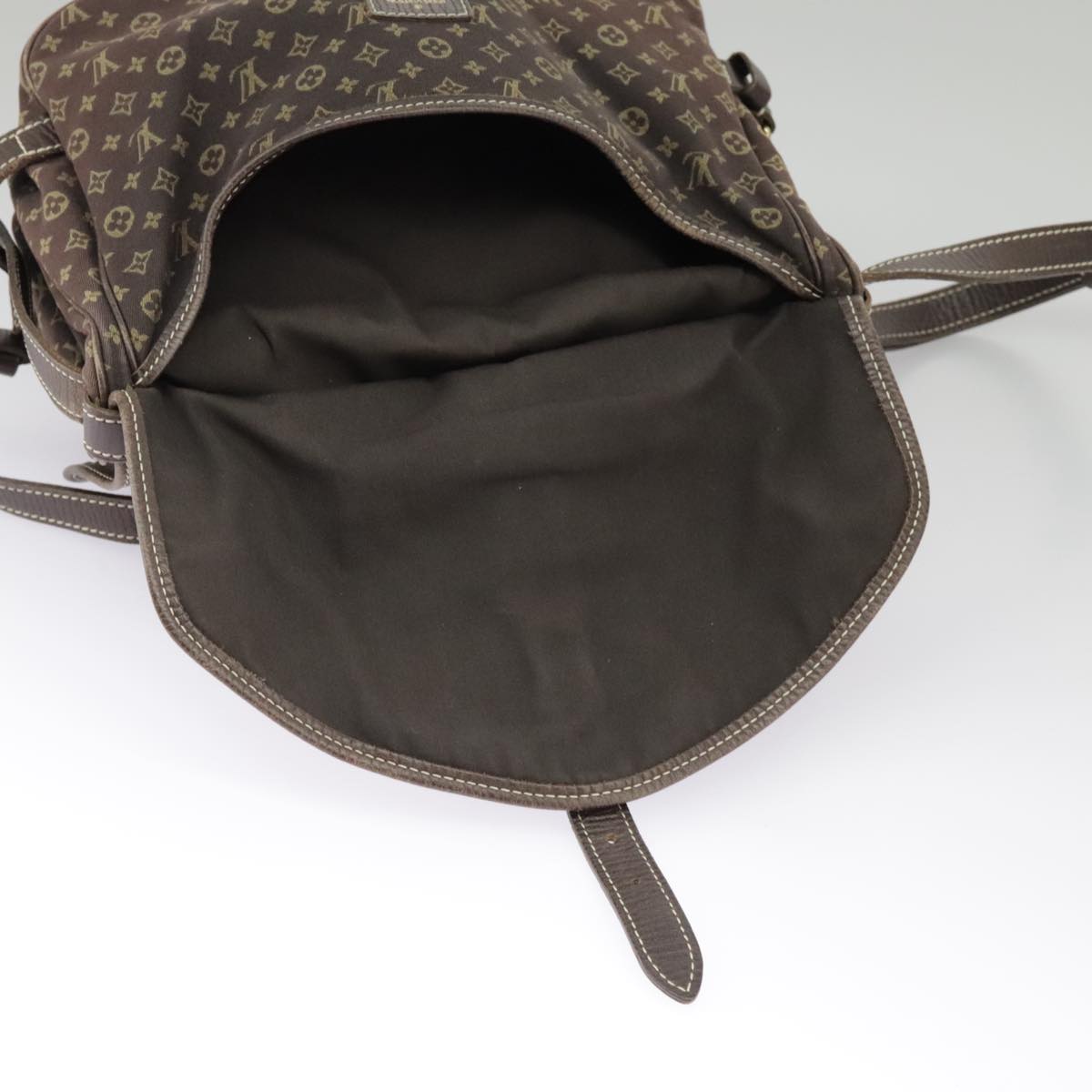 Louis Vuitton Saumur 30