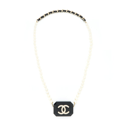 Chanel AirPods Case With Pearl Chain Black L