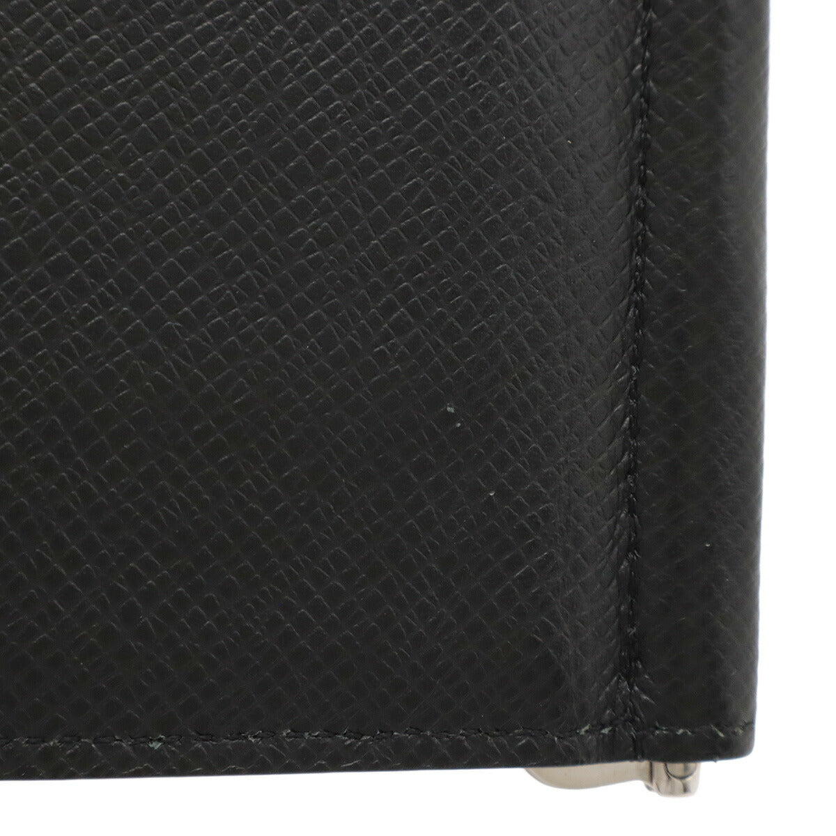Louis Vuitton Portefeuille Pince Taiga Leather Bifold Wallet