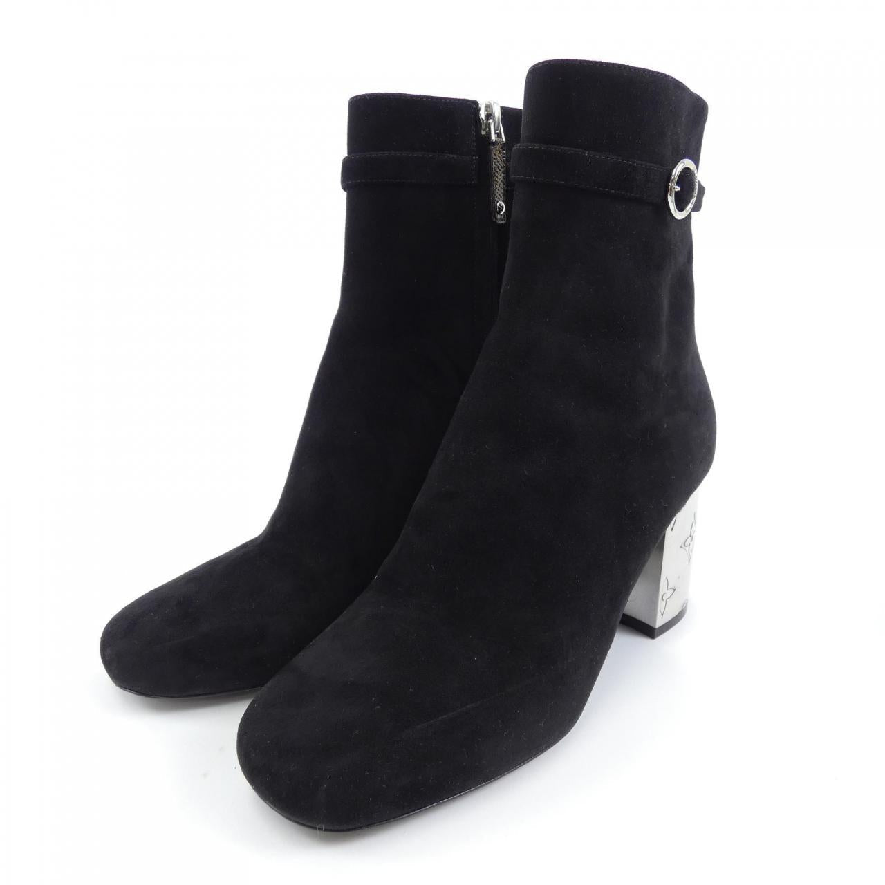 Louis Vuitton Grace Line Calf Boots