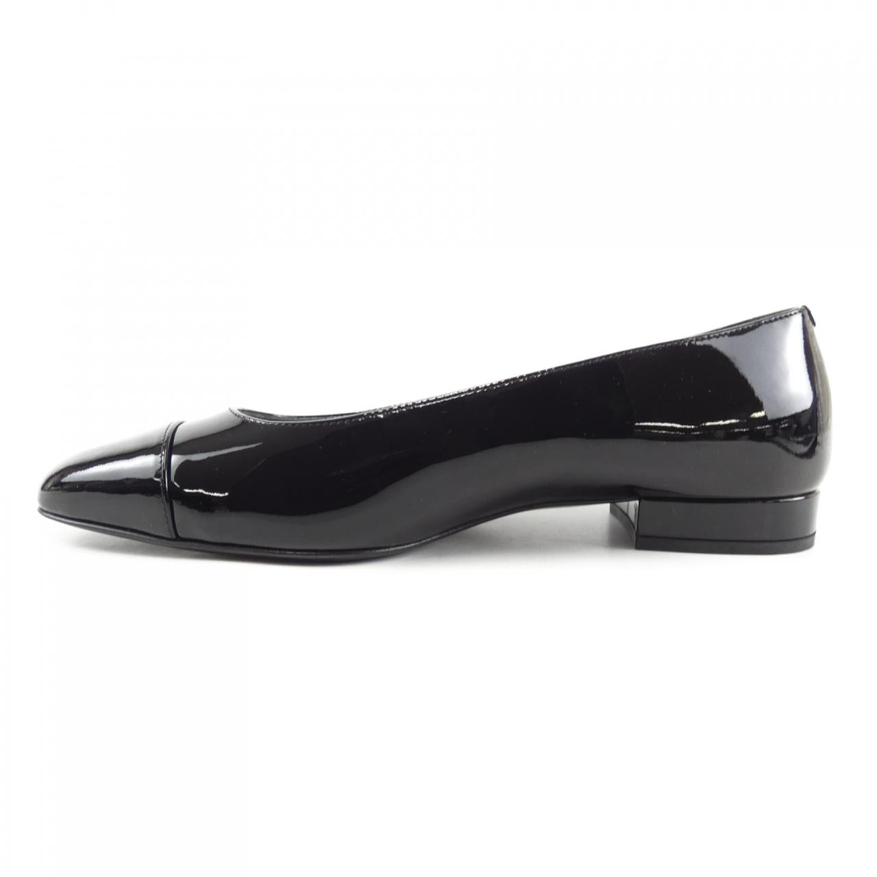 Chanel G45054B13339 Patent Calfskin Flat Shoes