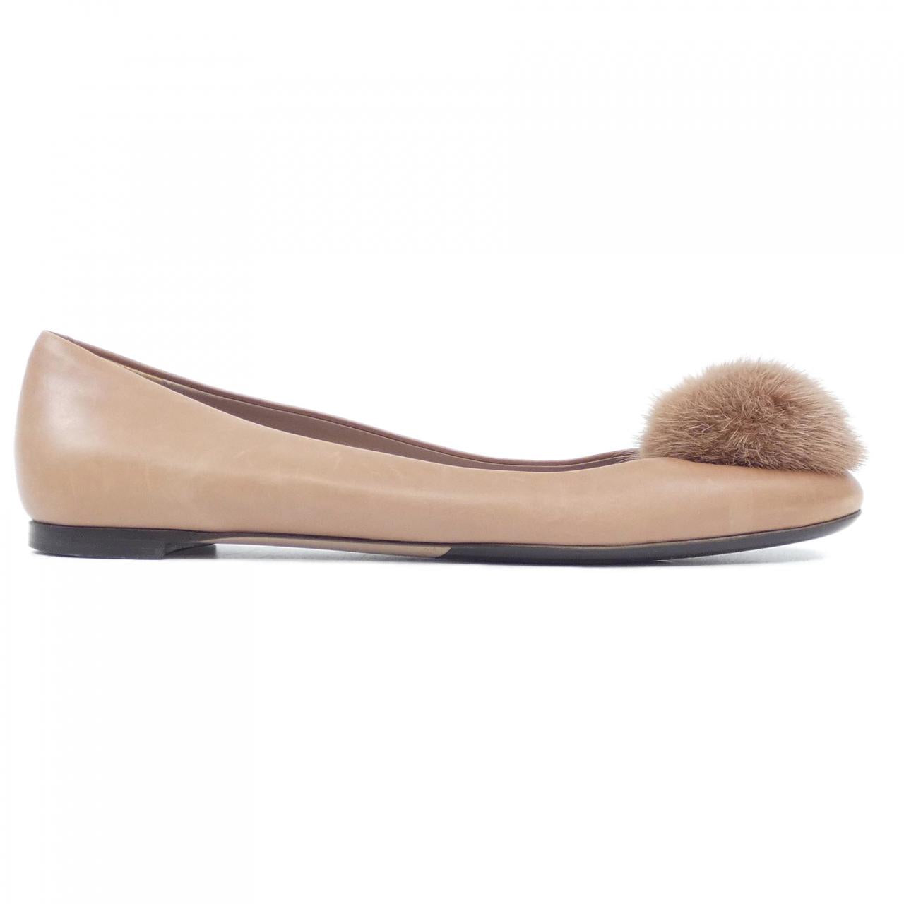 Gucci Flat Shoes