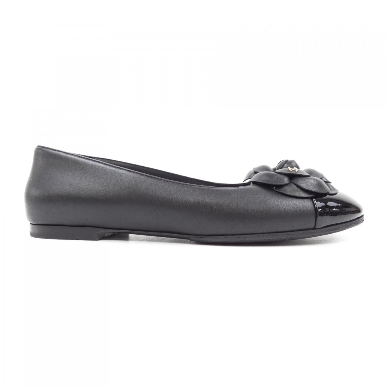 Chanel G45494B15866 Lambskin Patent Calfskin Flat Shoes