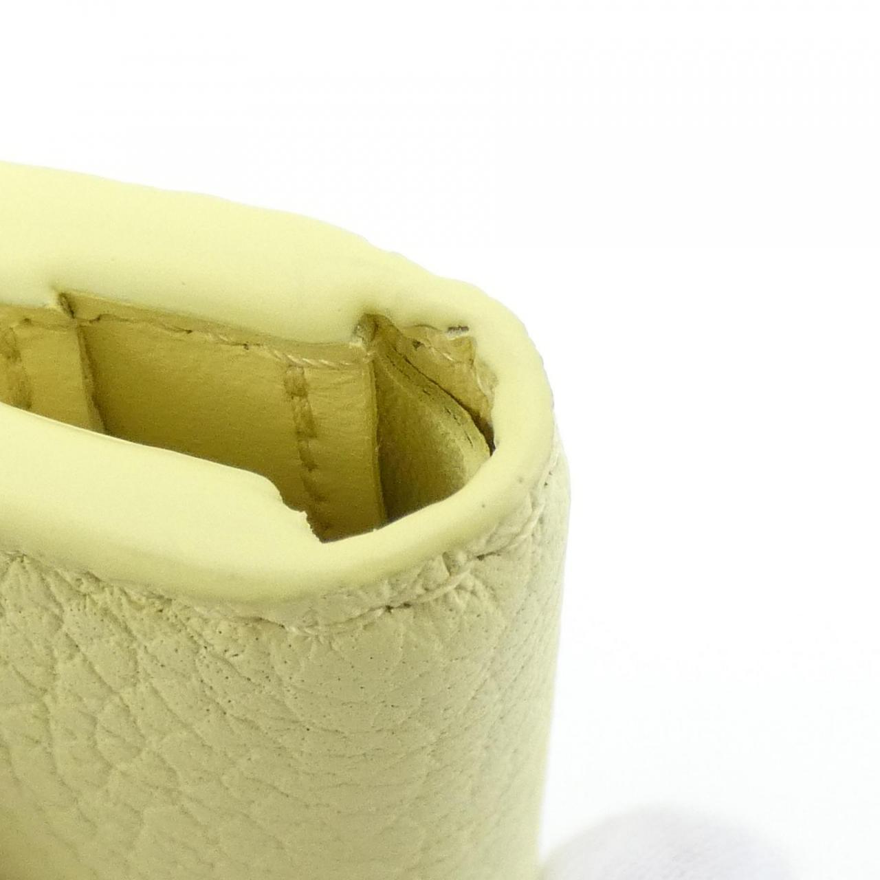Louis Vuitton Portefeuille Capucines XS Taurillon Calf Wallet