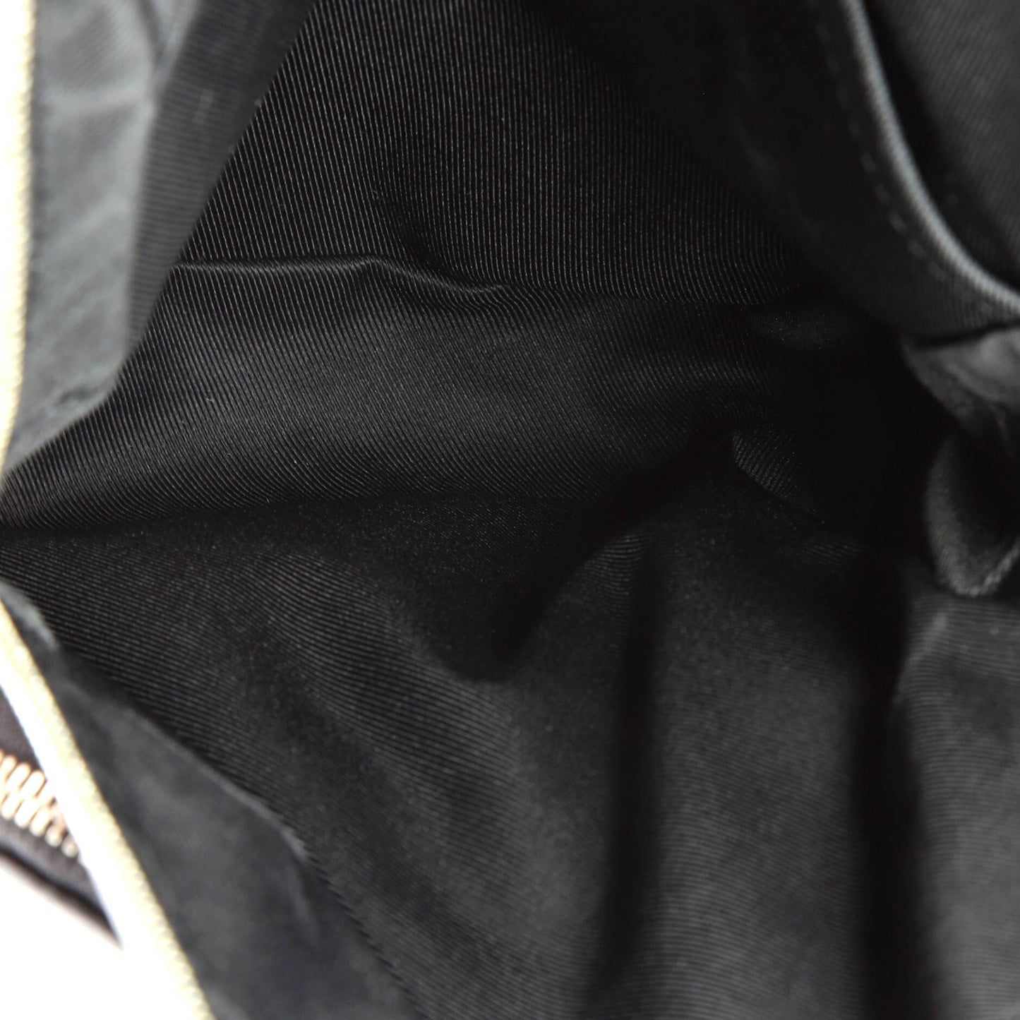 Louis Vuitton Avenue Sling Bag Taiga Leather