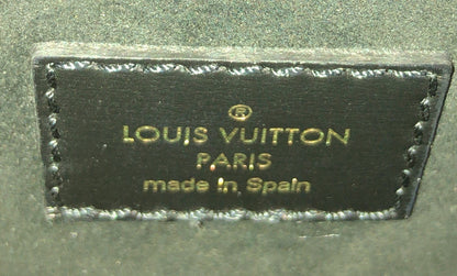 Louis Vuitton Dauphine Shoulder Bag Epi Leather MM