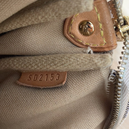 Louis Vuitton Eva Handbag Damier