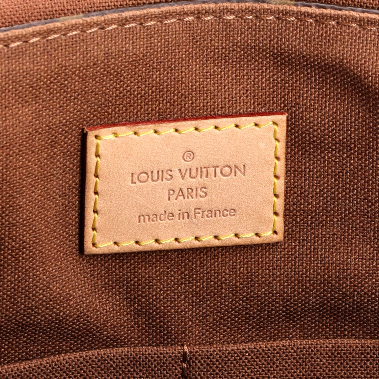 Louis Vuitton Beaubourg Messenger Bag Monogram Canvas MM