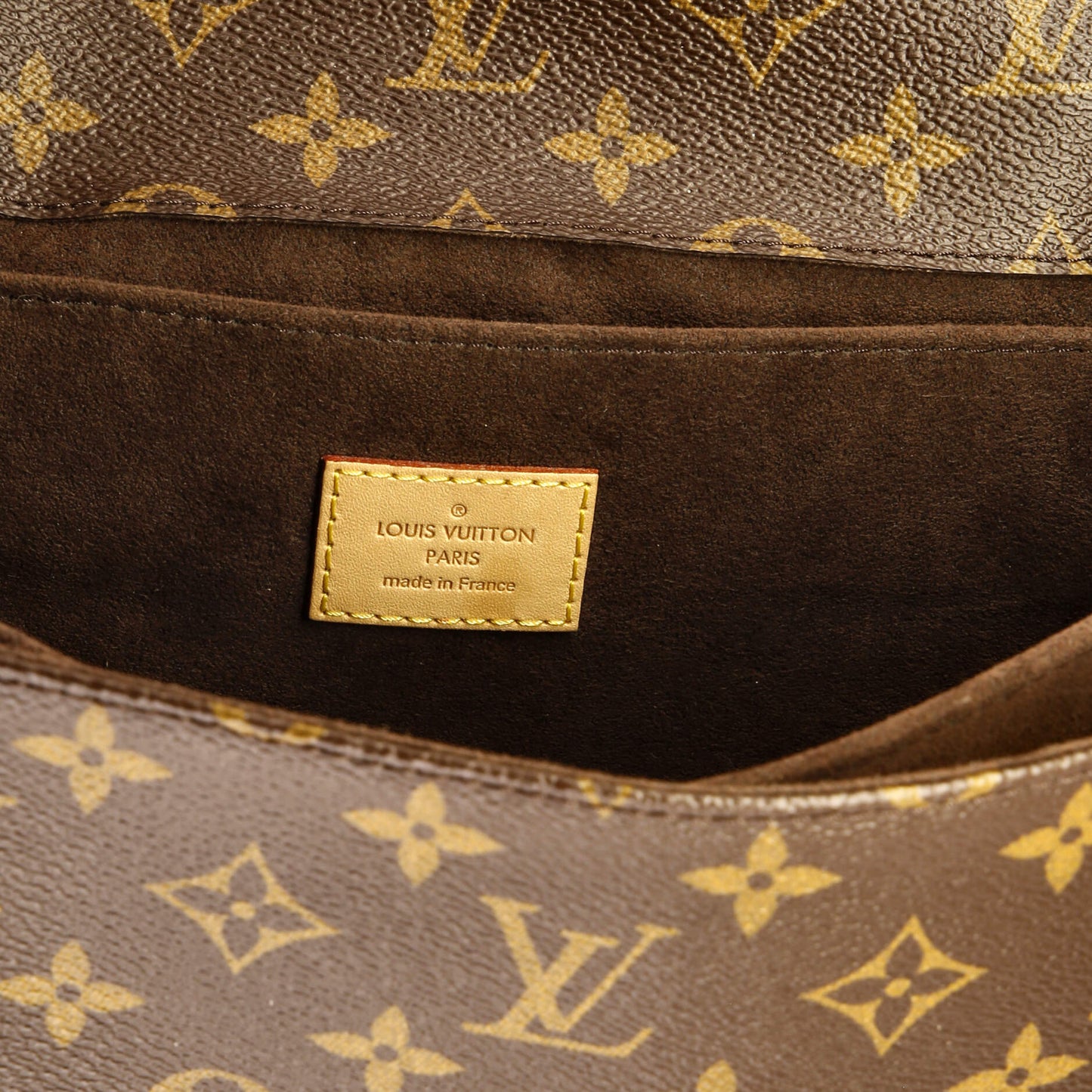 Louis Vuitton Pochette Metis Monogram Canvas