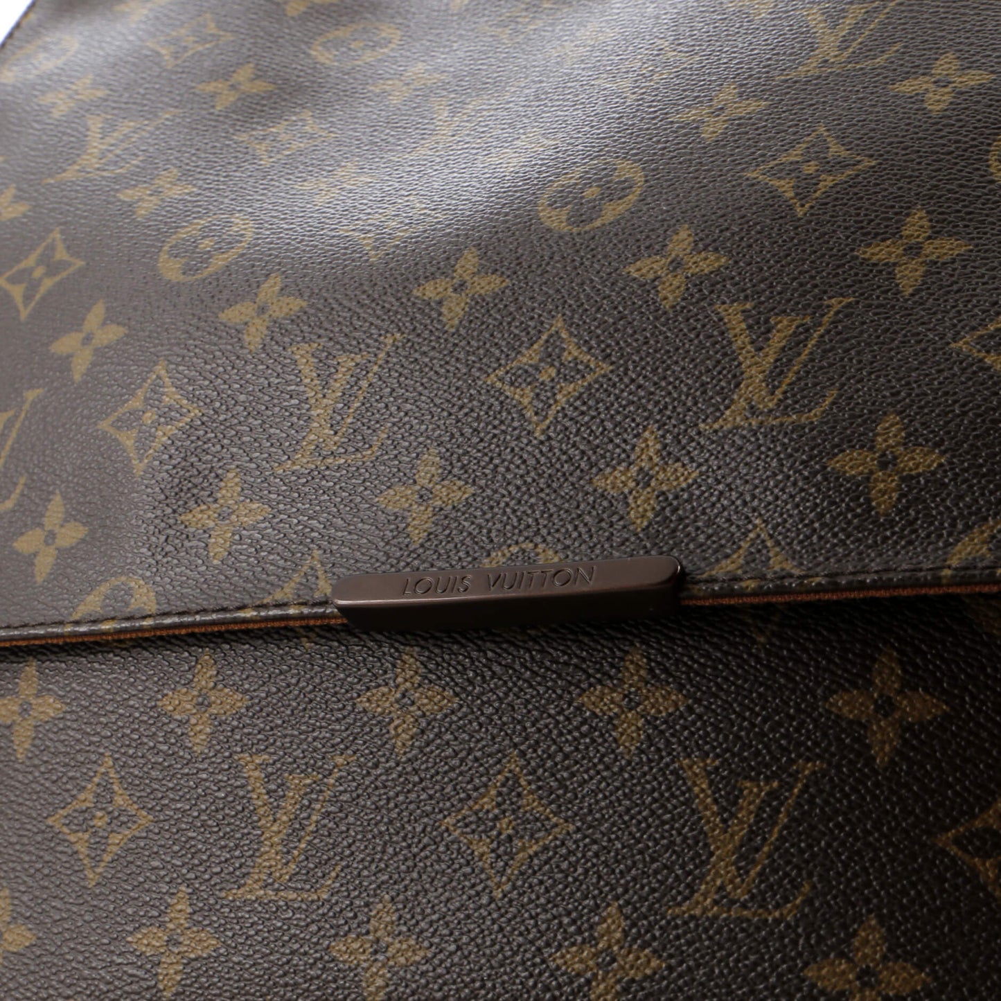Louis Vuitton Beaubourg Messenger Bag Monogram Canvas MM