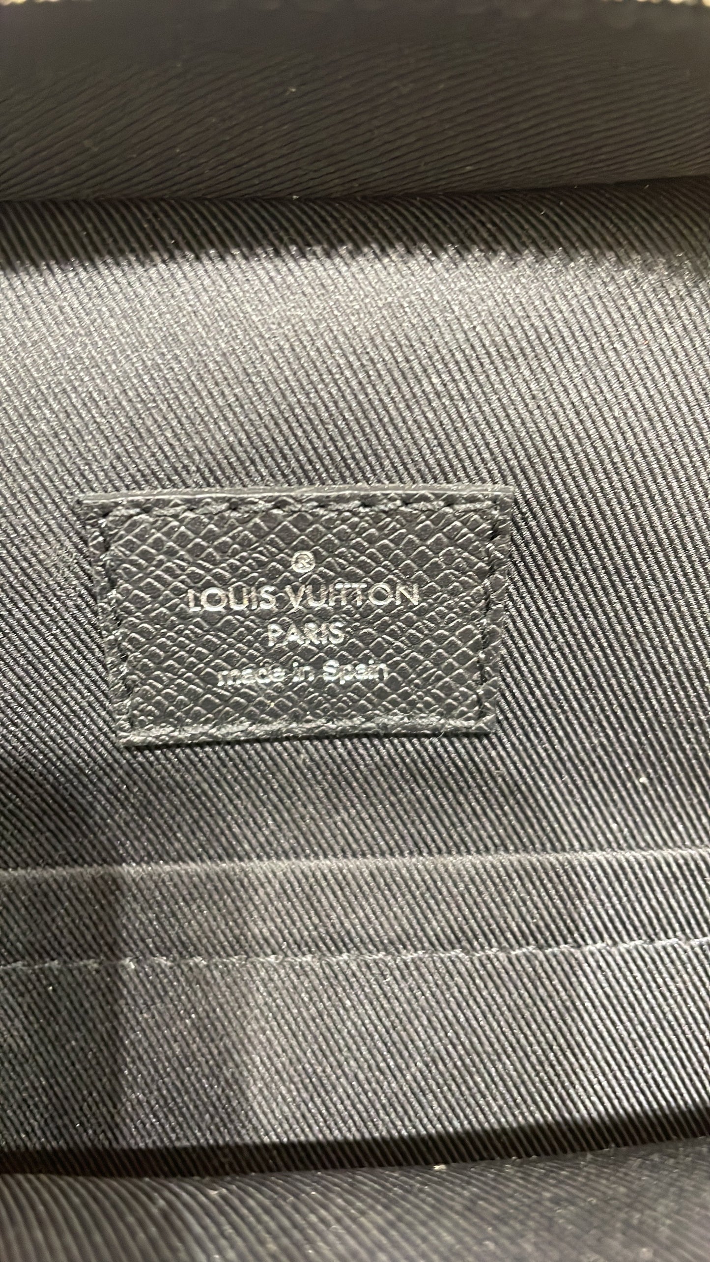 Louis Vuitton Outdoor Slingbag Monogram Taigarama