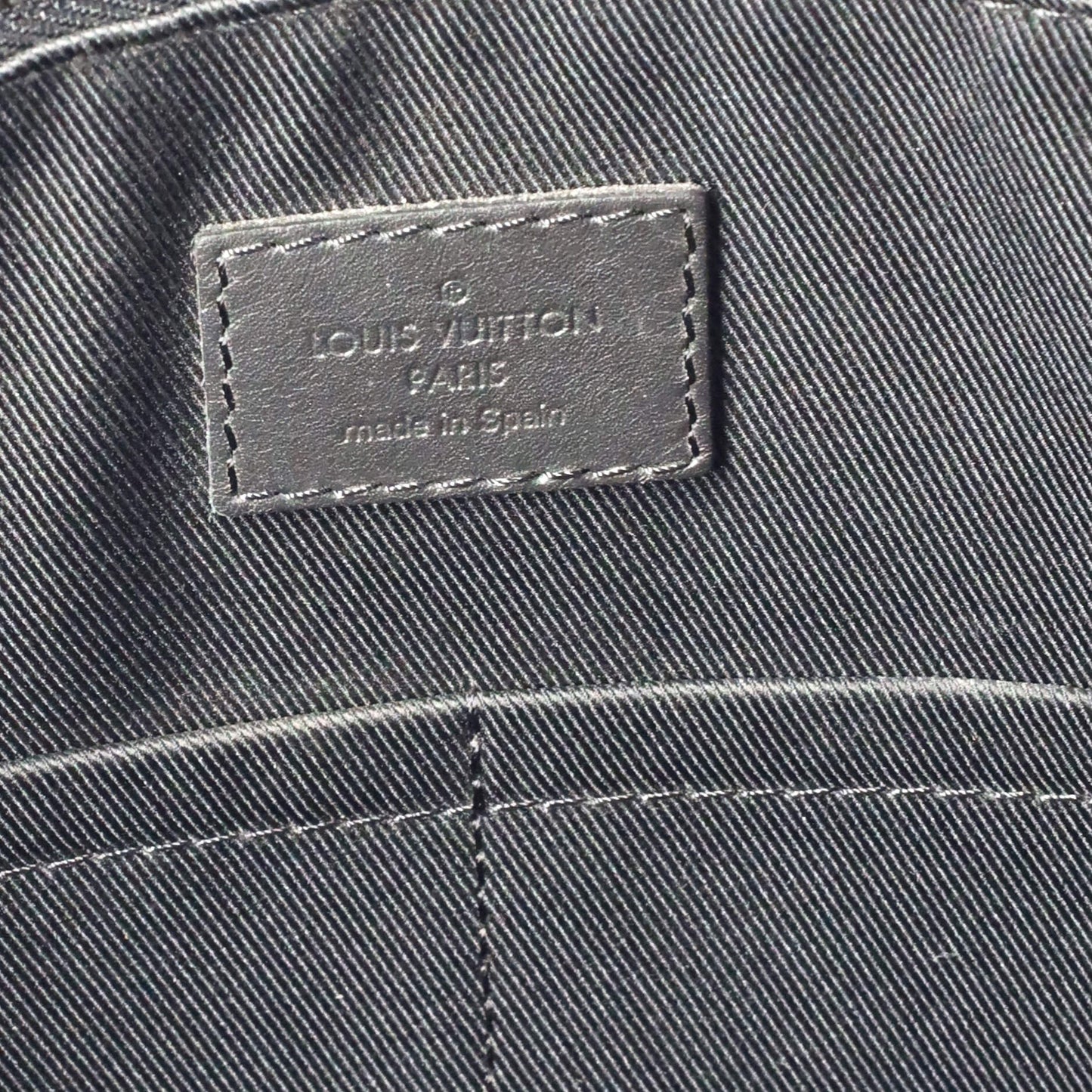 Louis Vuitton Discovery Messenger Bag Damier Infini Leather PM