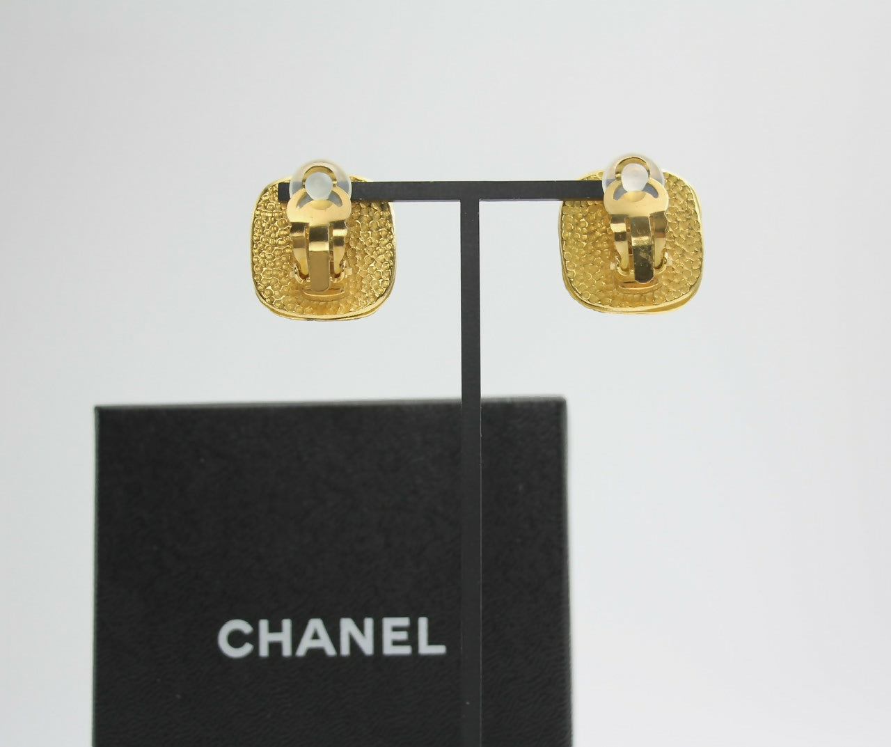 Chanel Vintage 96P Gripoix Gold-plated Fantasy Pink & Purple Square Clip-on Earrings