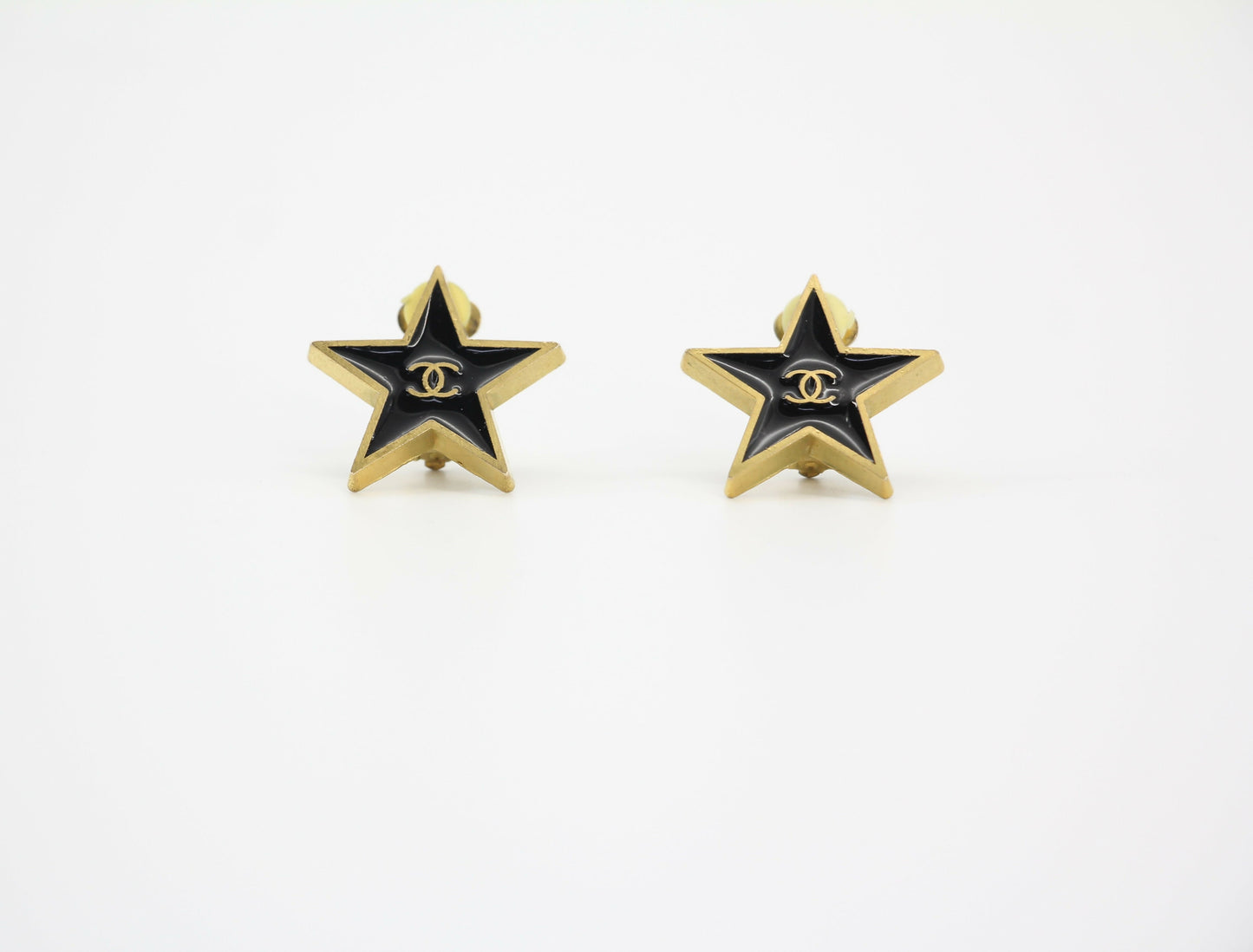 Chanel Vintage 01P Metal Black Star Shape CC Clip-on Earrings