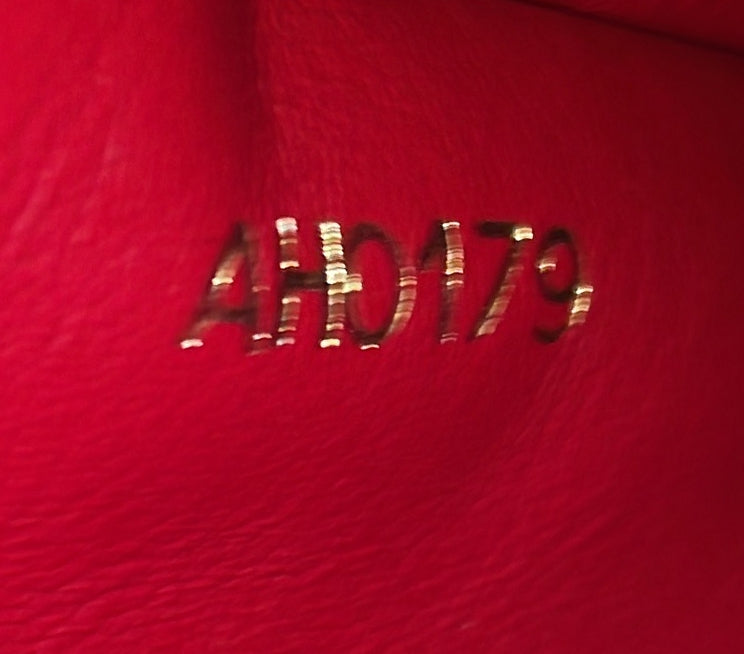 Louis Vuitton Capucines Bag Leather PM