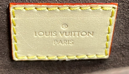 Louis Vuitton Pochette Metis Monogram Canvas