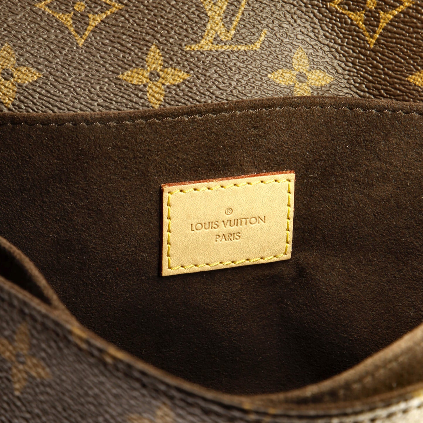 Louis Vuitton Pochette Metis Monogram Canvas