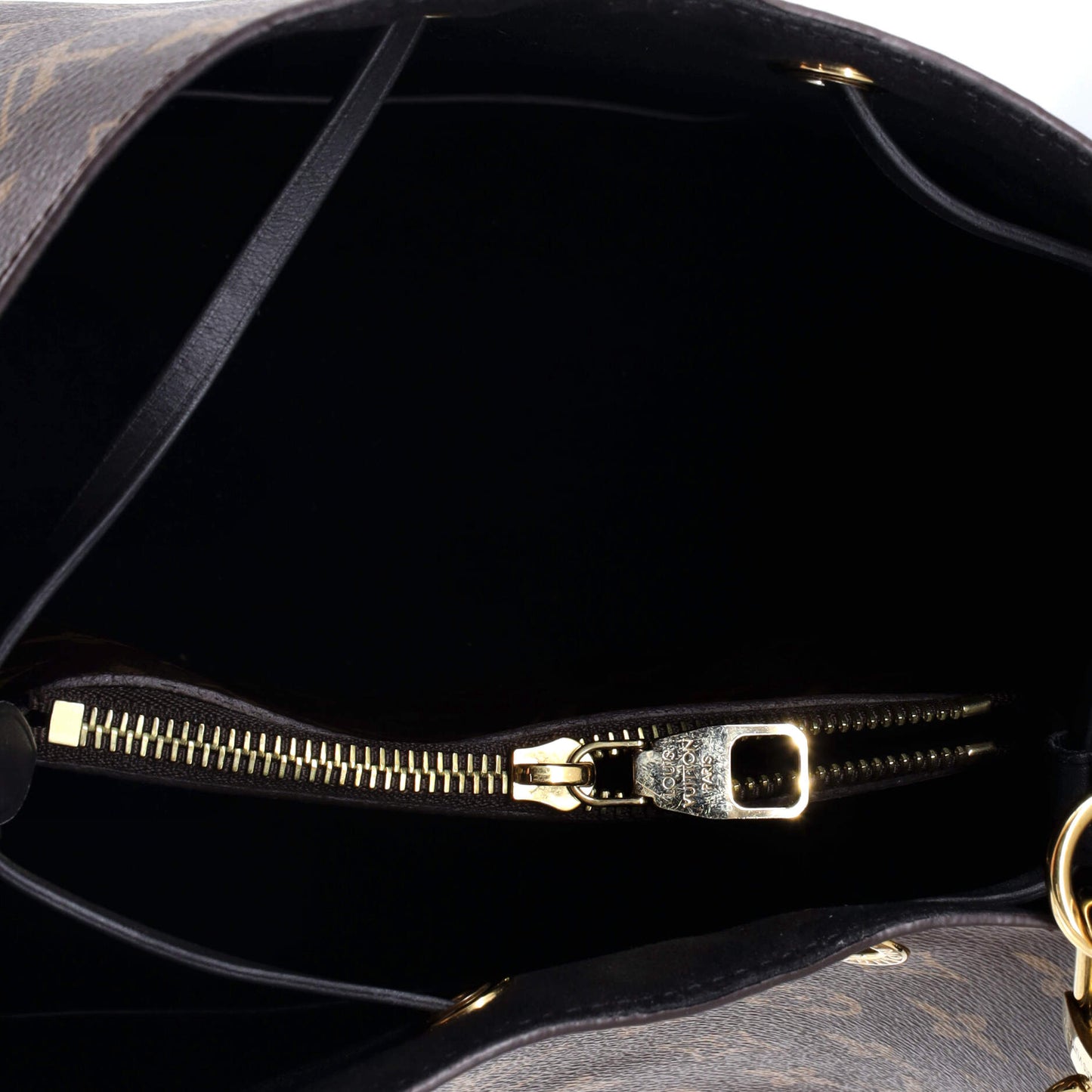 Louis Vuitton NeoNoe Handbag Monogram Canvas MM