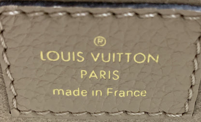 Louis Vuitton Oxford Lockme Handbag Leather