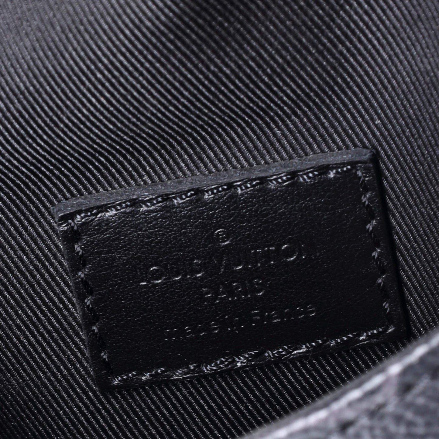 Louis Vuitton Saumur Slingbag Monogram Eclipse Canvas