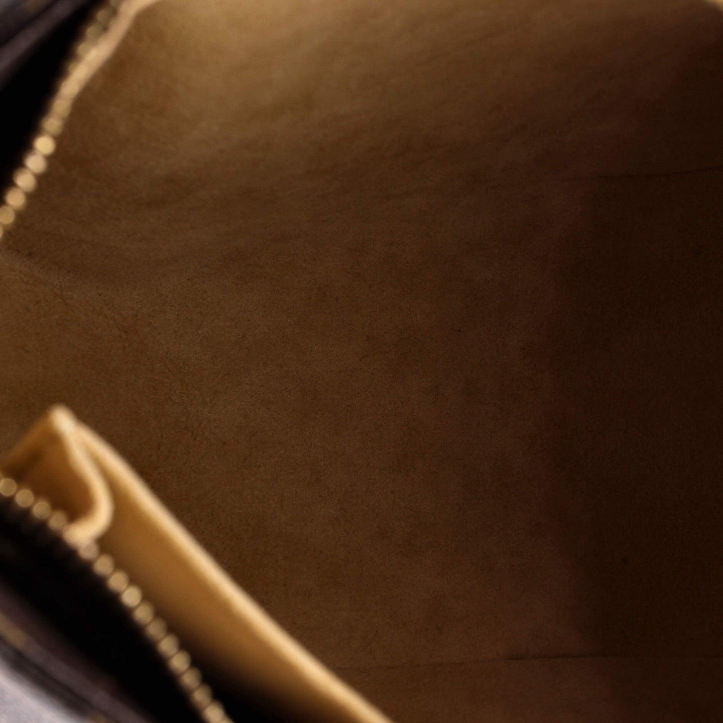 Louis Vuitton Looping Handbag Monogram Canvas MM