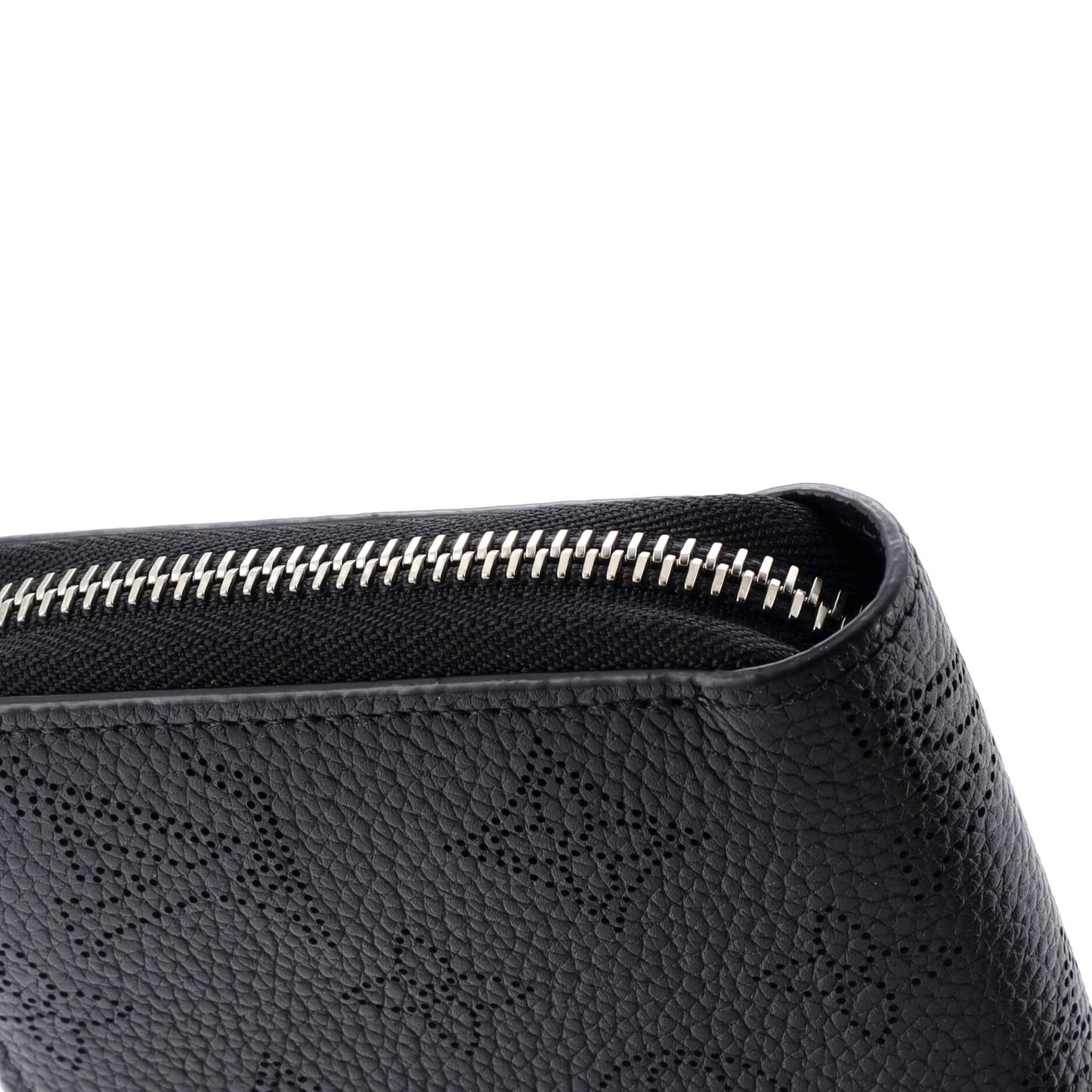 Louis Vuitton Zippy Wallet Mahina Leather