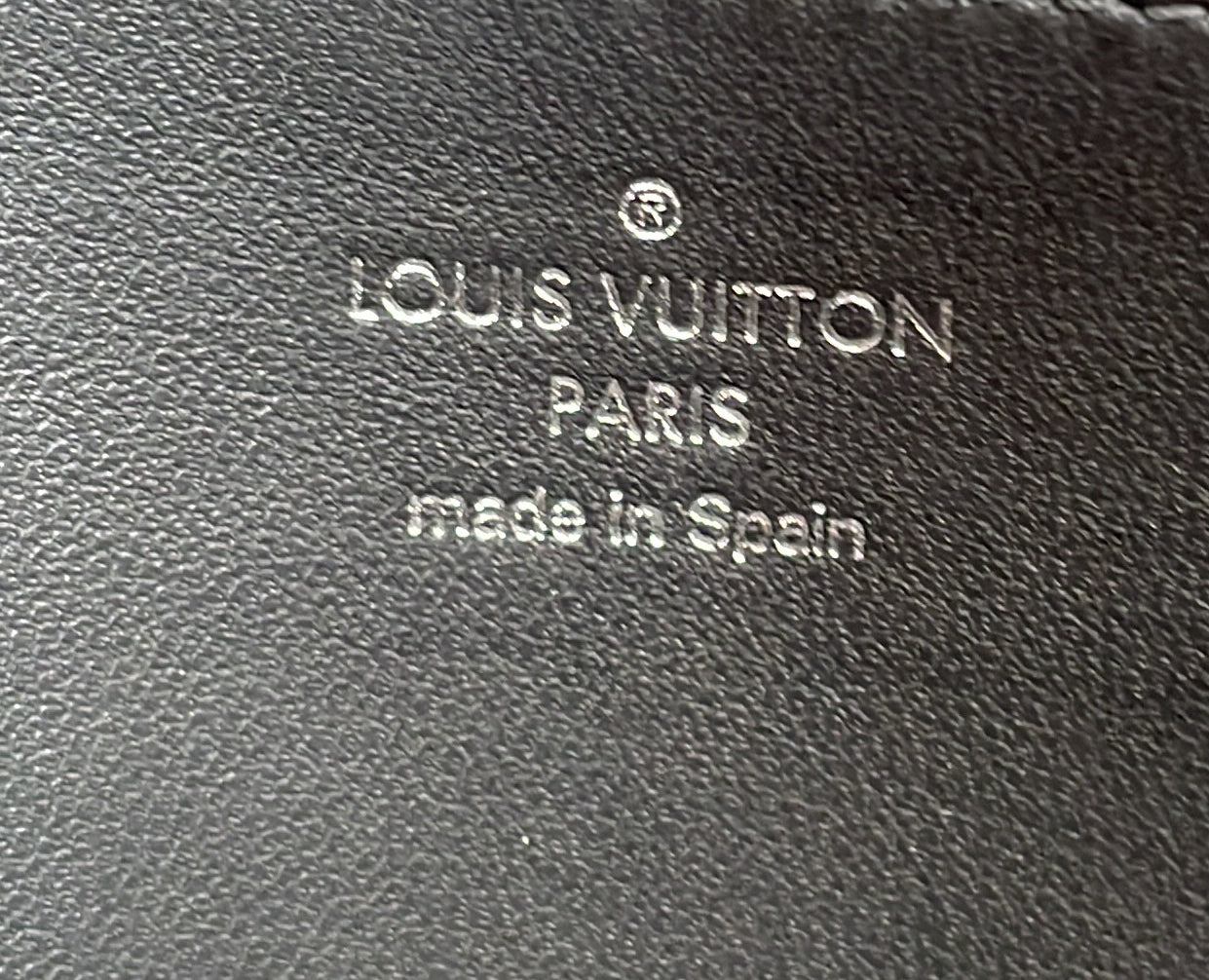 Louis Vuitton Zippy Wallet Mahina Leather