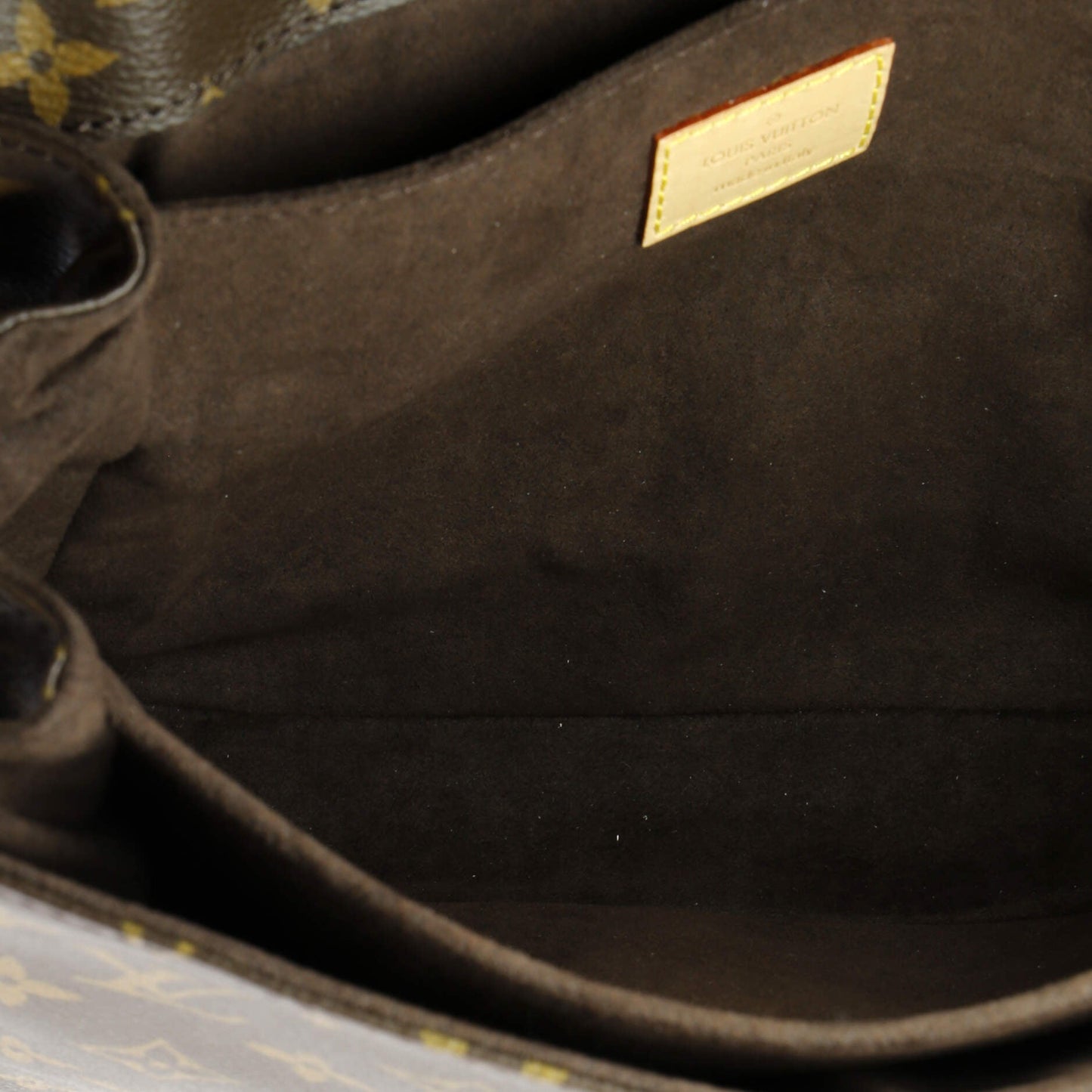 Louis Vuitton Pochette Metis Monogram Canvas