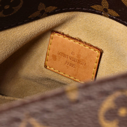 Louis Vuitton Artsy Handbag Monogram Canvas MM
