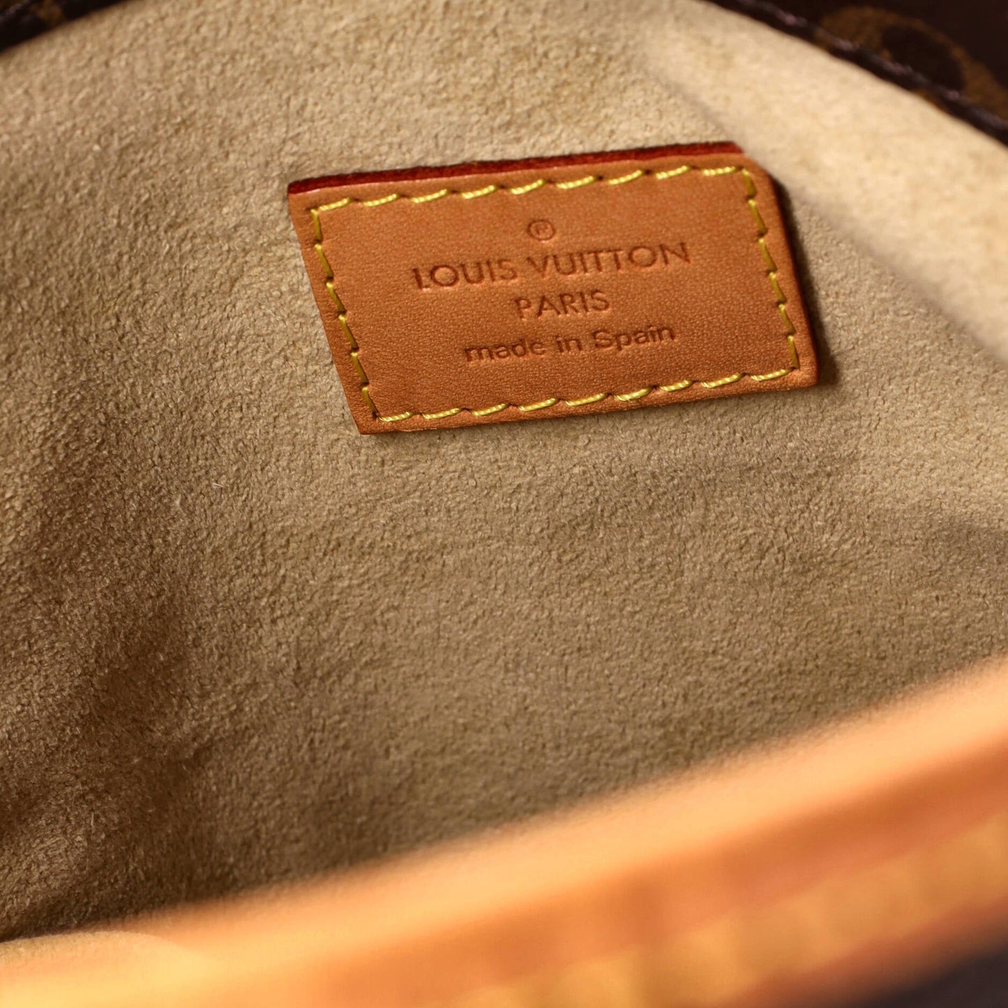 Louis Vuitton Artsy Handbag Monogram Canvas GM