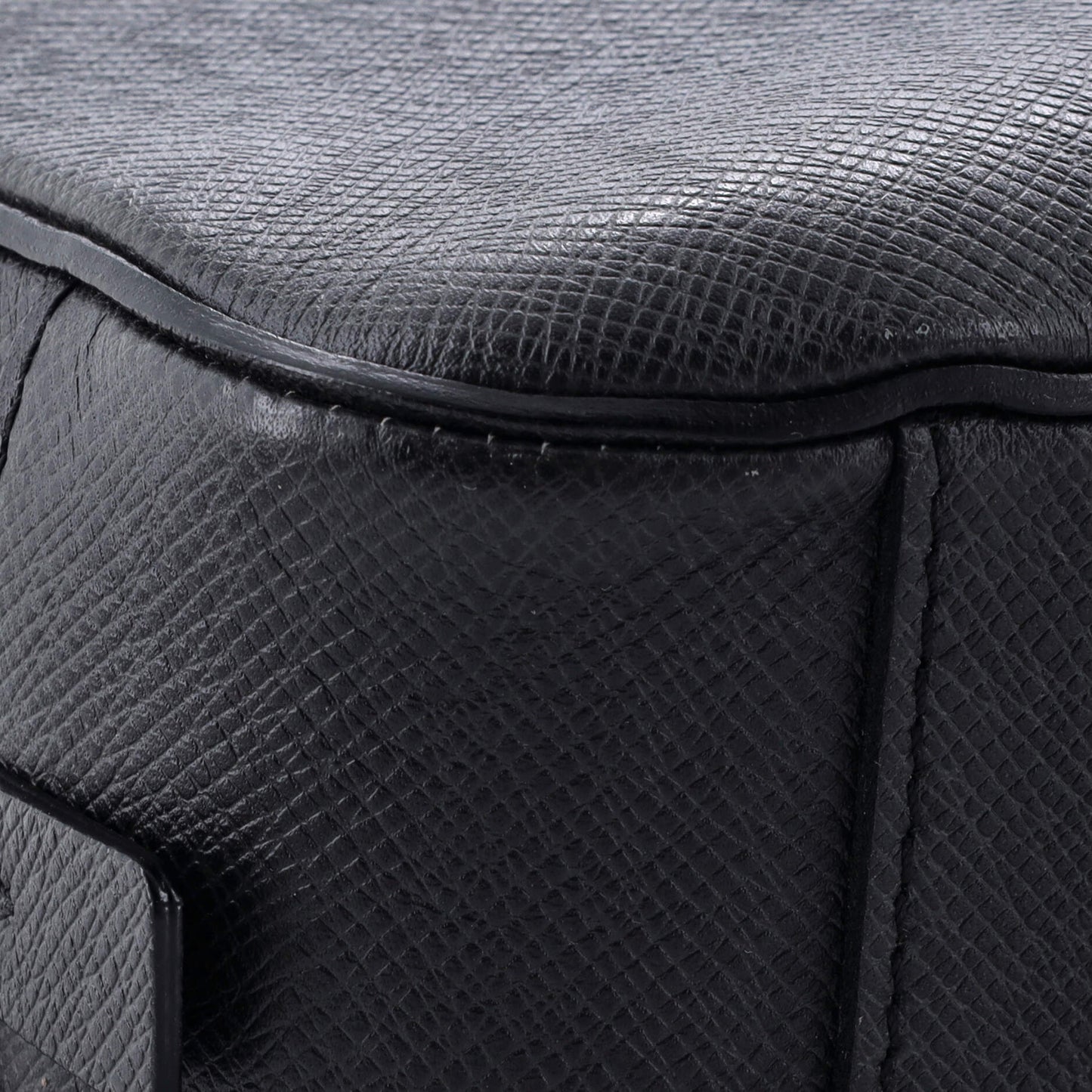 Louis Vuitton Neo Igor Briefcase Taiga Leather