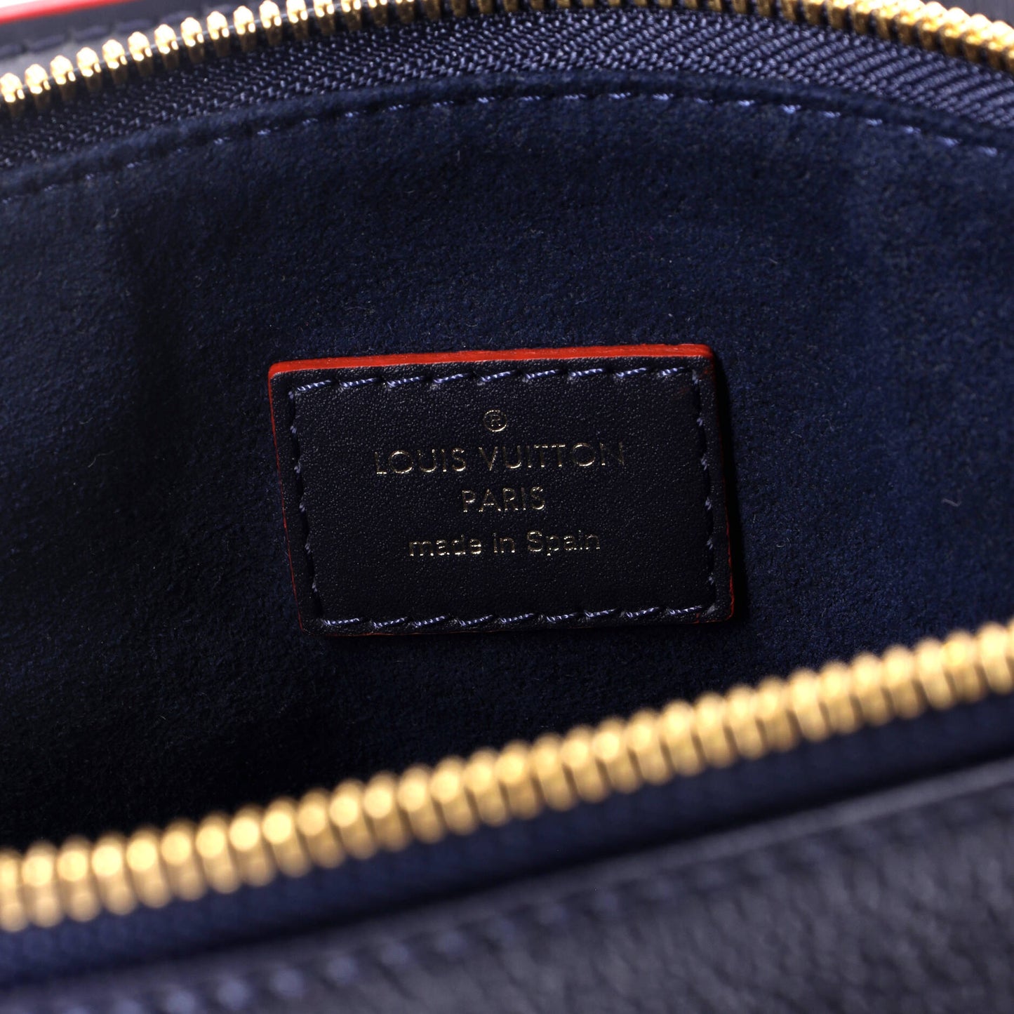 Louis Vuitton V Tote Monogram Empreinte Leather MM