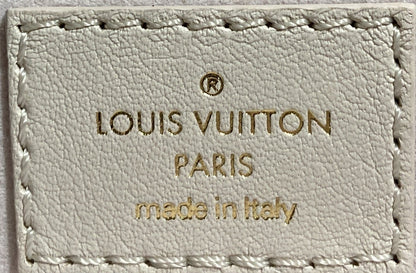Louis Vuitton New Wave Chain Bag NM Quilted Leather MM