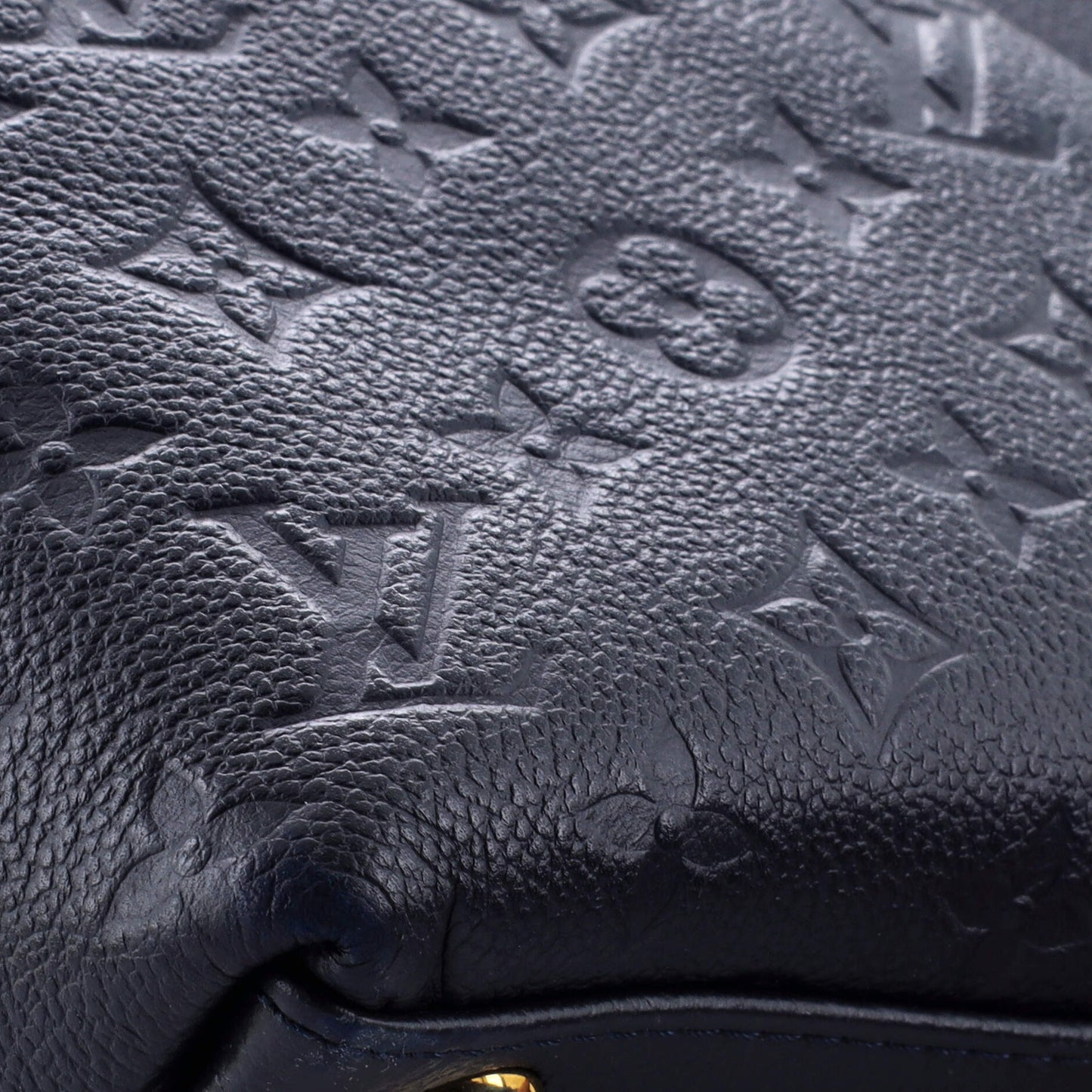 Louis Vuitton V Tote Monogram Empreinte Leather MM