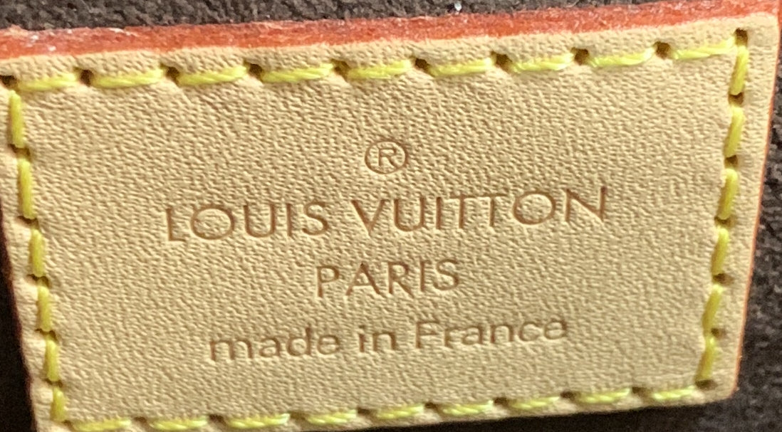Louis Vuitton Pochette Metis Monogram Canvas
