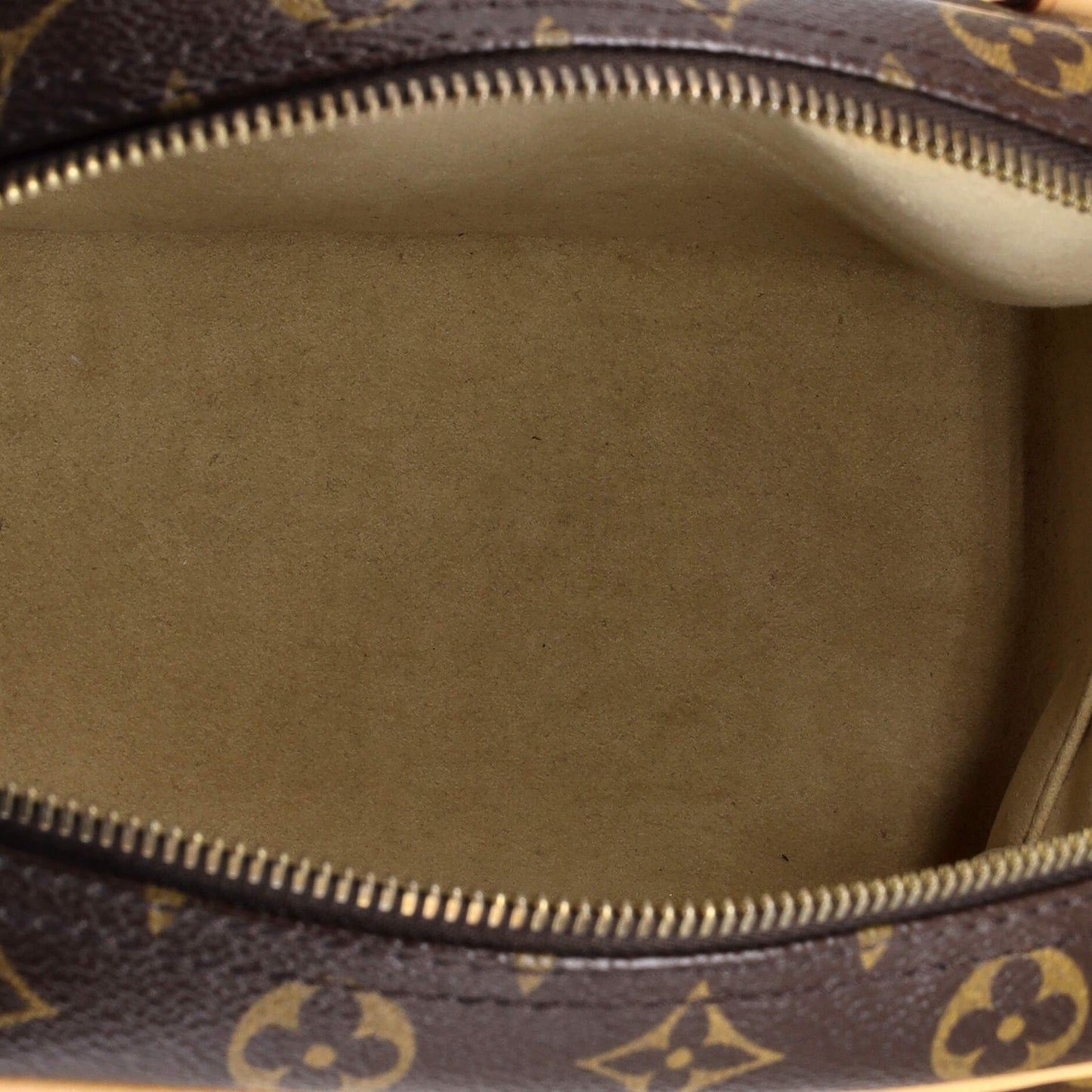 Louis Vuitton Manhattan Handbag Monogram Canvas PM