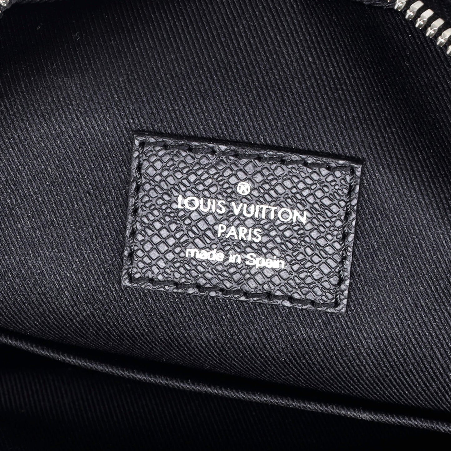 Louis Vuitton Outdoor Slingbag Monogram Taigarama
