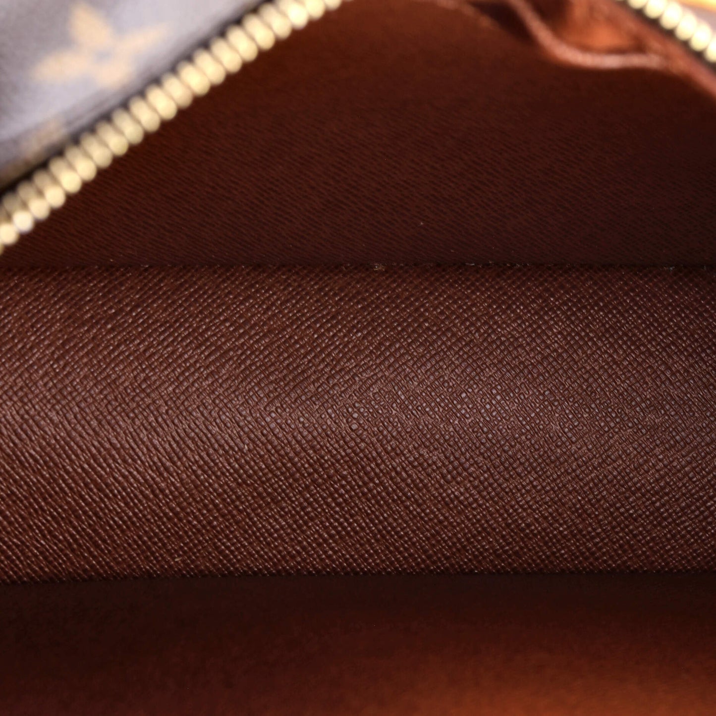 Louis Vuitton Nil Messenger Bag Monogram Canvas 28