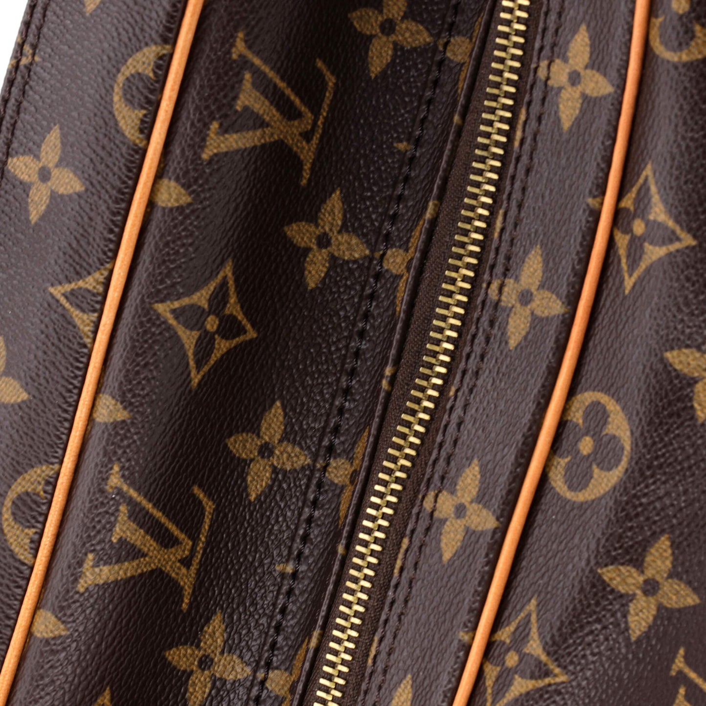 Louis Vuitton Nil Messenger Bag Monogram Canvas 28