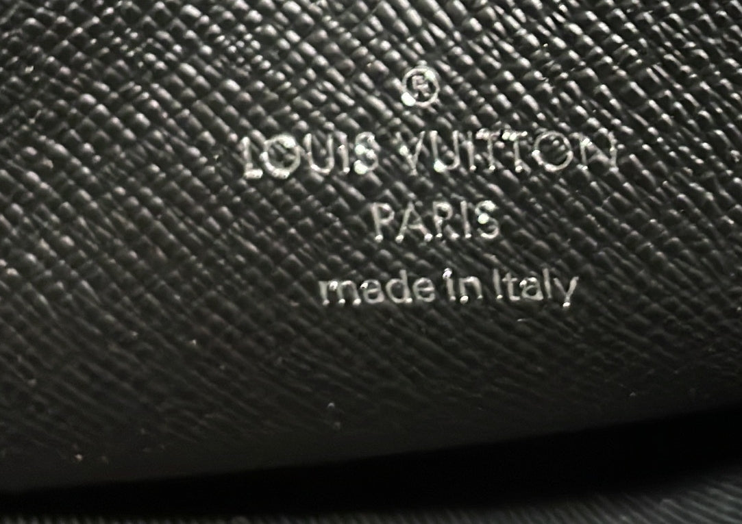 Louis Vuitton Pochette Voyage Damier Graphite MM