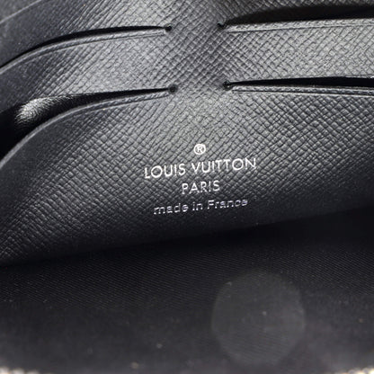 Louis Vuitton Pochette Voyage NM Taiga Leather MM