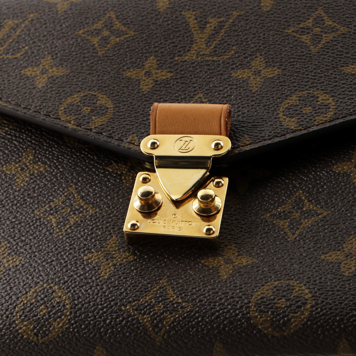 Louis Vuitton Pochette Metis Monogram Canvas