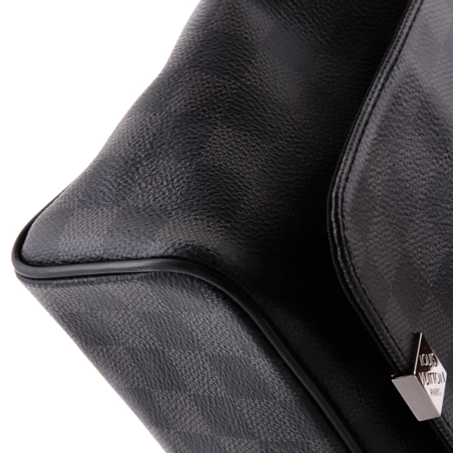 Louis Vuitton District NM Messenger Bag Damier Graphite GM