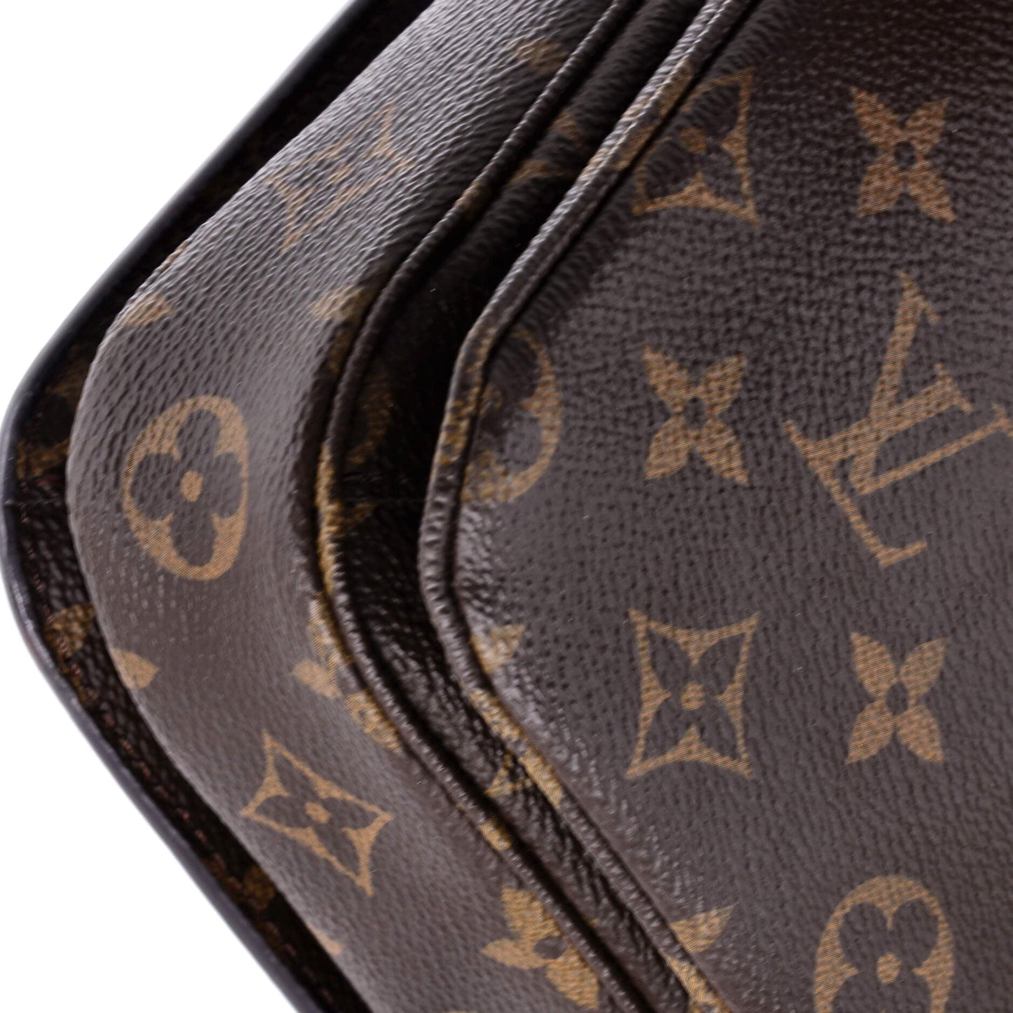 Louis Vuitton Pochette Metis Monogram Canvas