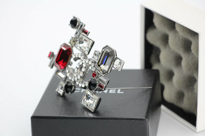 Chanel Vintage 05P Rhinestone Geometric Black And Red Silver Tone Brooch